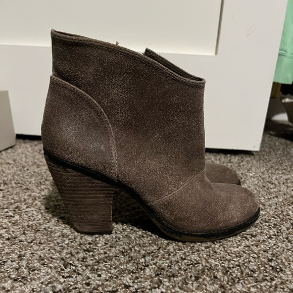 Jessica Simpson Gray Booties - Picture 3 of 6